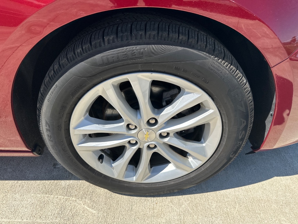 2018 Chevrolet Malibu - $11,495