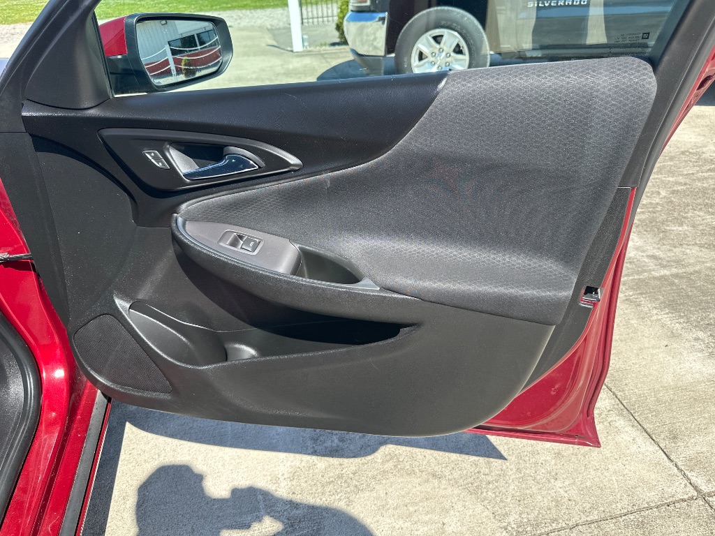 2018 Chevrolet Malibu - $11,495