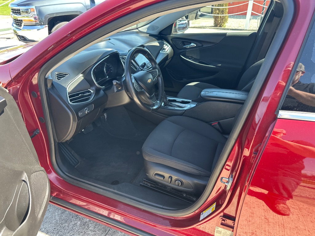 2018 Chevrolet Malibu - $11,495