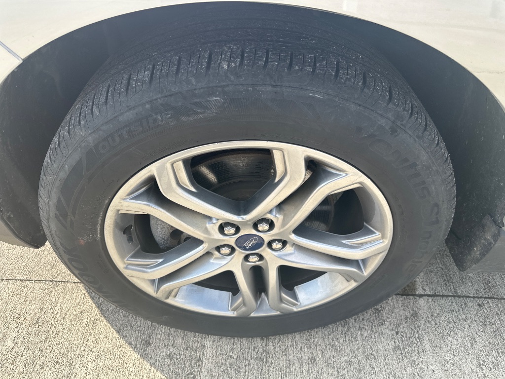 2017 Ford Edge - $11,995