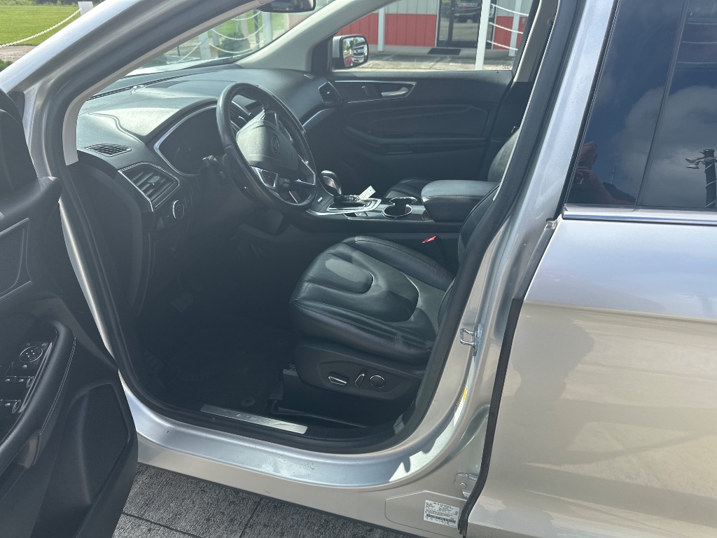 2017 Ford Edge - $11,995