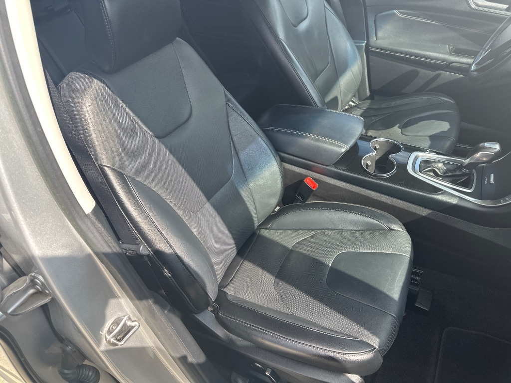 2017 Ford Edge - $11,995