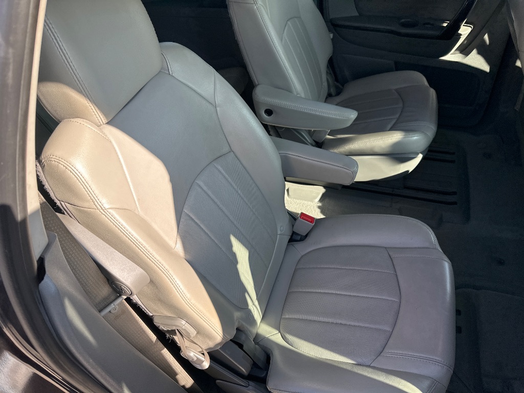 2015 Chevrolet Traverse - $8,995