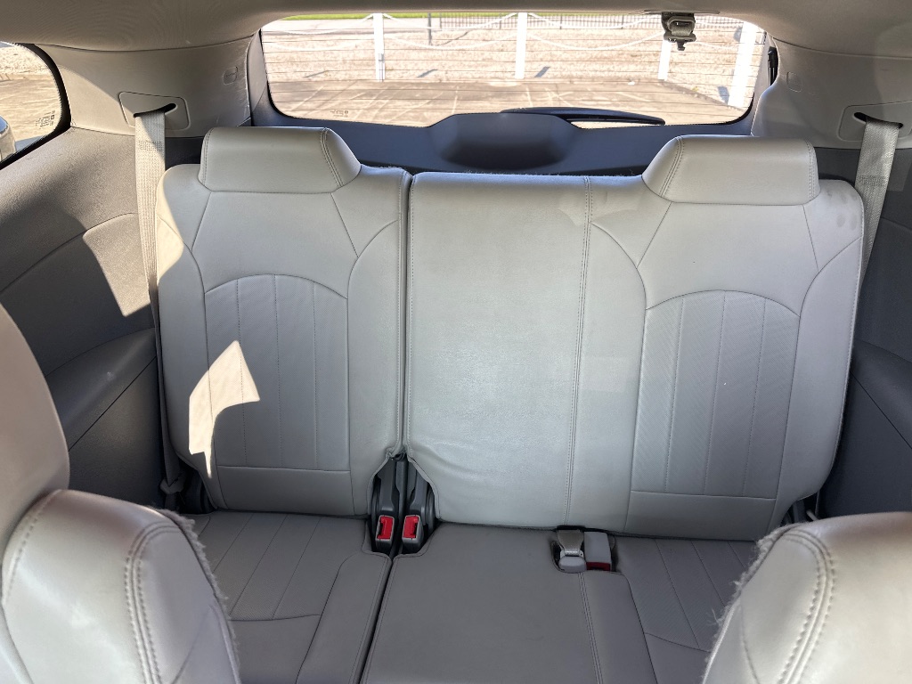 2015 Chevrolet Traverse - $8,995