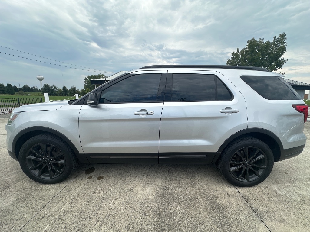 2018 Ford Explorer - $17,995
