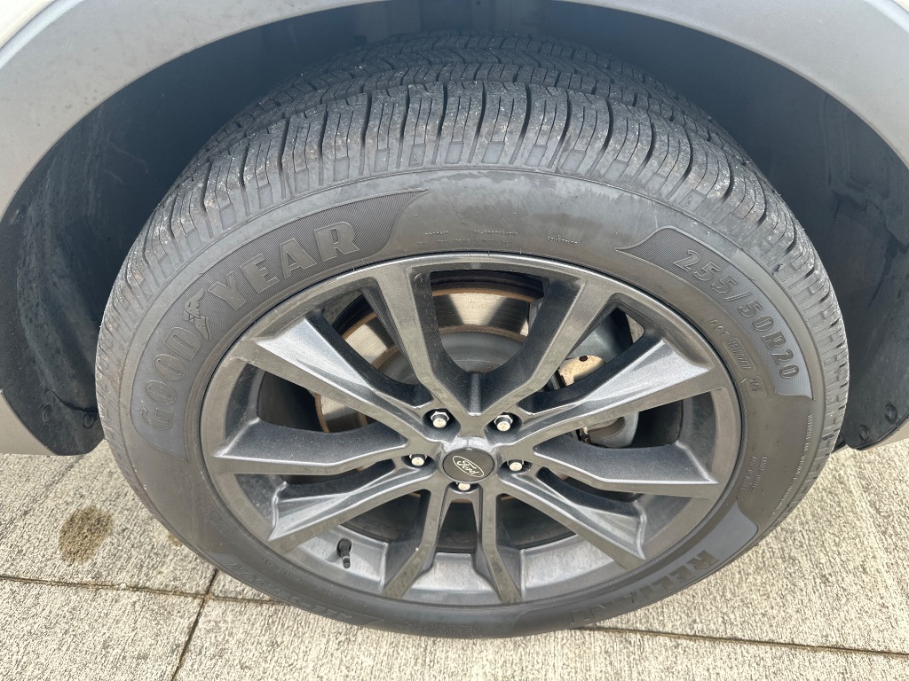 2018 Ford Explorer - $17,995