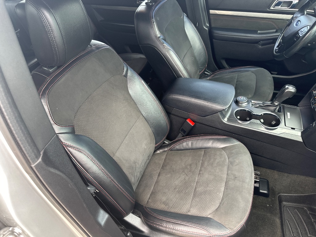 2018 Ford Explorer - $17,995