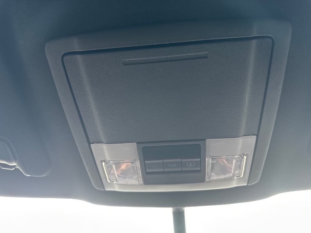 2018 Ford Explorer - $17,995