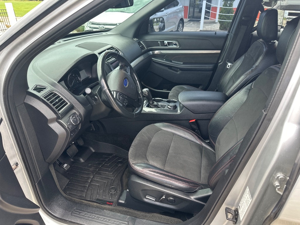 2018 Ford Explorer - $17,995