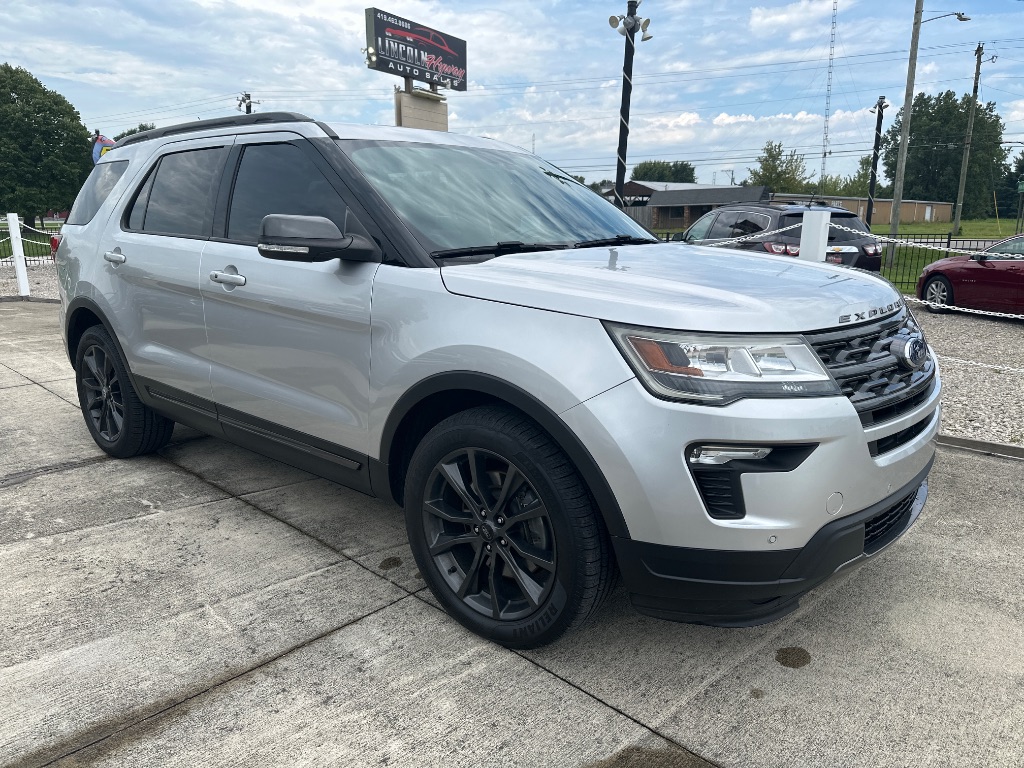 2018 Ford Explorer - $17,995