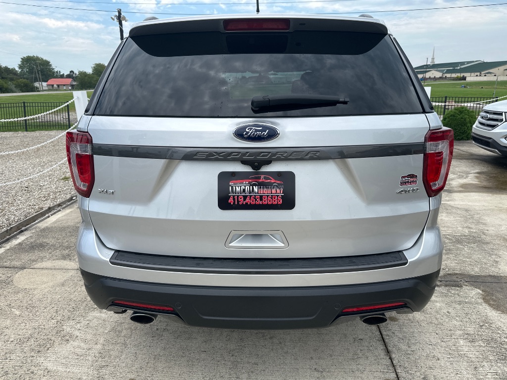 2018 Ford Explorer - $17,995