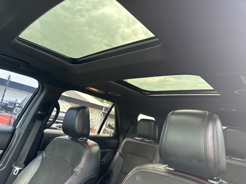 2018 Ford Explorer - $17,995