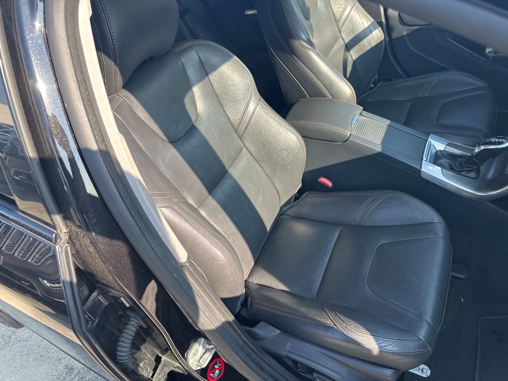 2016 Volvo V60 - $9,995