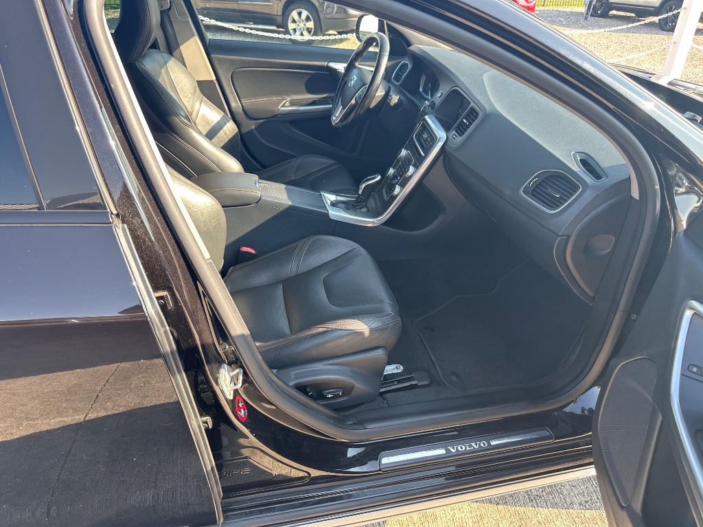 2016 Volvo V60 - $9,995