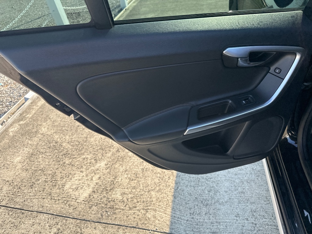 2016 Volvo V60 - $9,995