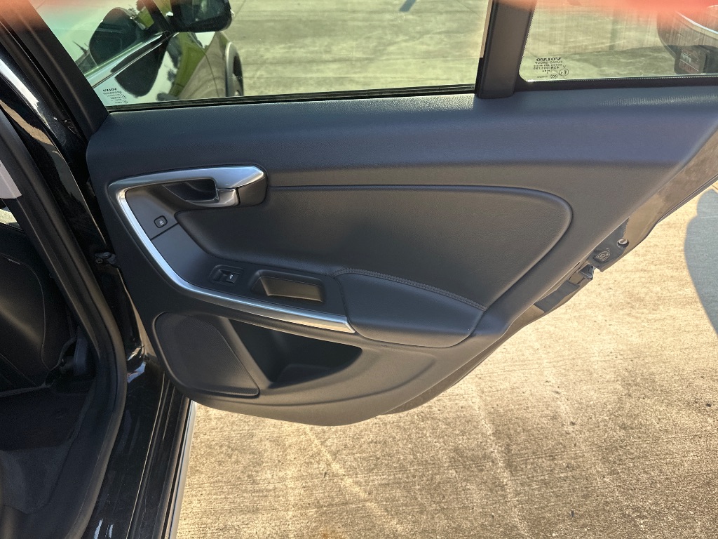 2016 Volvo V60 - $9,995