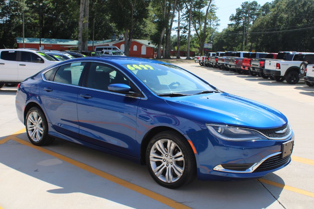 2016 Chrysler 200 - $6,499