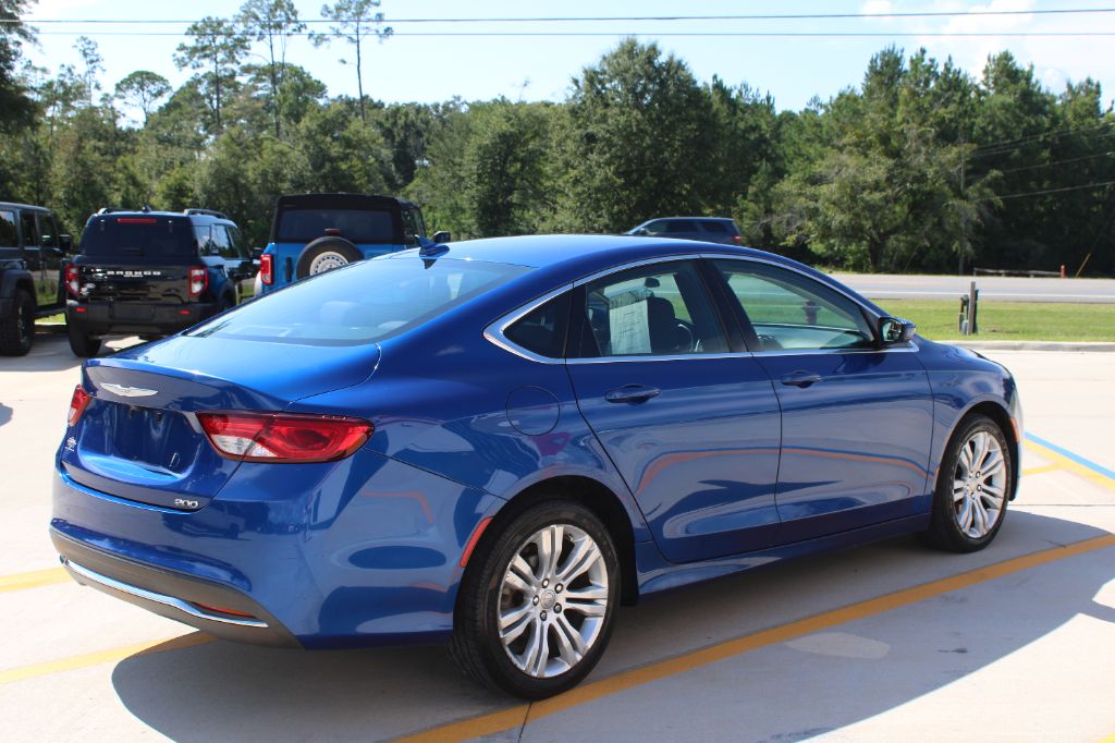 2016 Chrysler 200 - $6,499