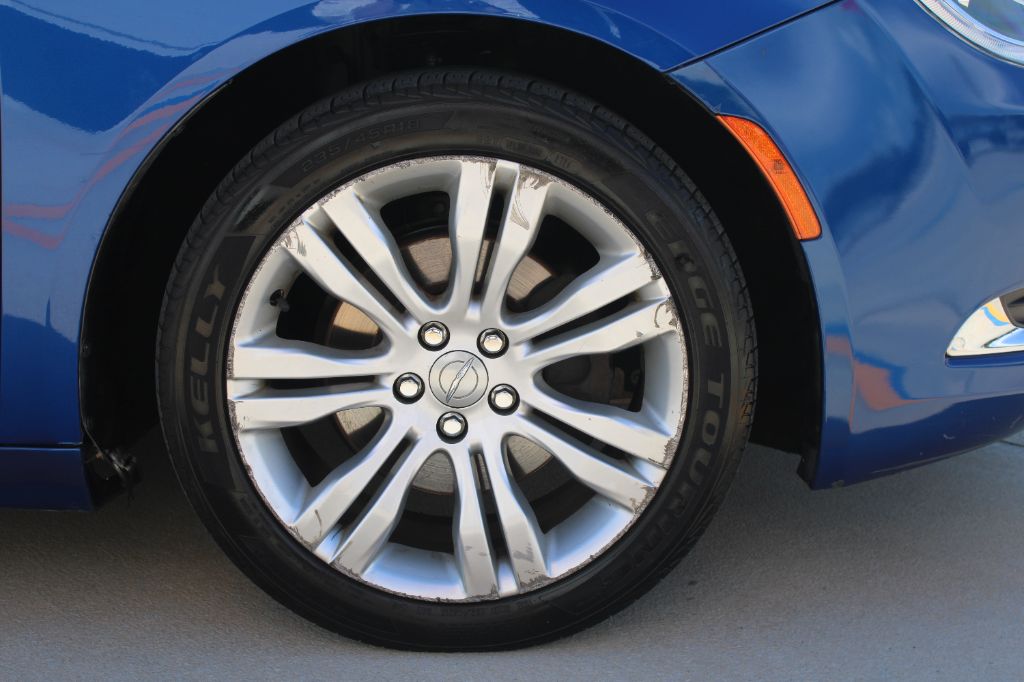 2016 Chrysler 200 - $6,499