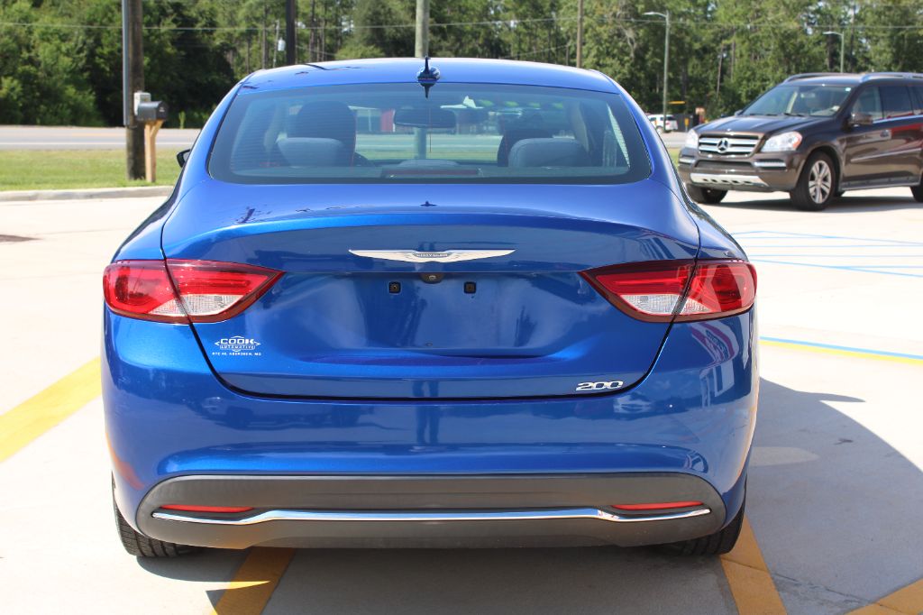 2016 Chrysler 200 - $6,499