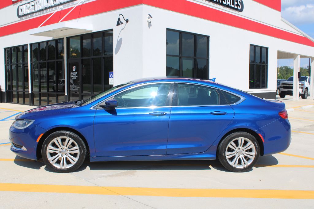 2016 Chrysler 200 - $6,499