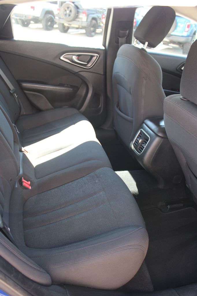 2016 Chrysler 200 - $6,499