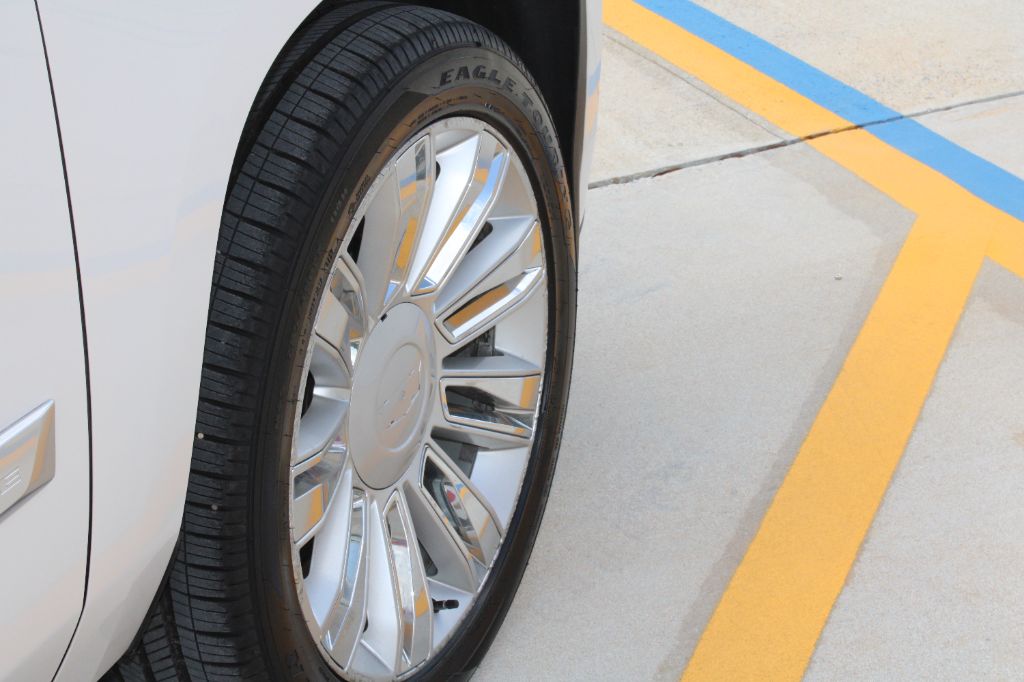 2020 Cadillac Escalade - $29,499
