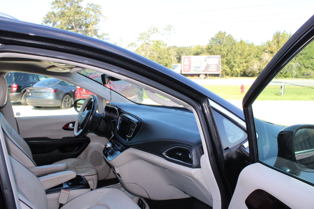 2017 Chrysler Pacifica - $8,749