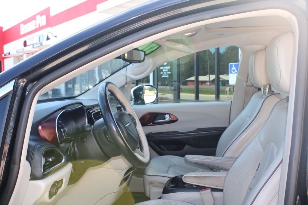 2017 Chrysler Pacifica - $8,749
