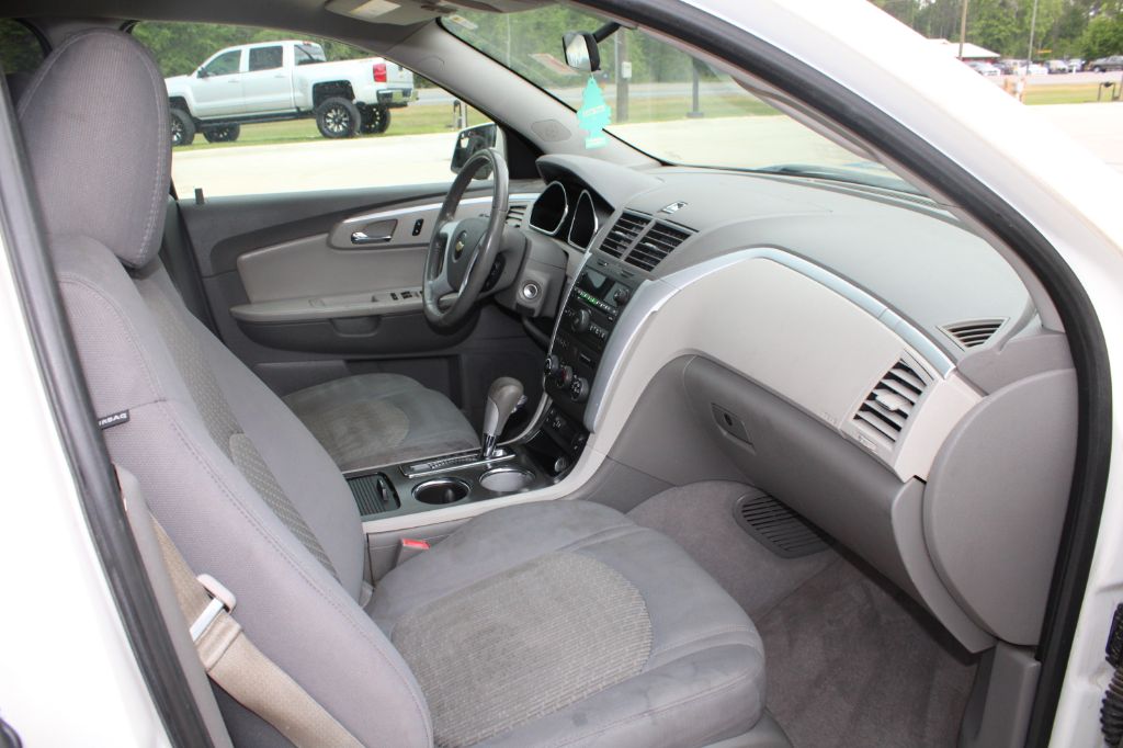 2011 Chevrolet Traverse - $8,099