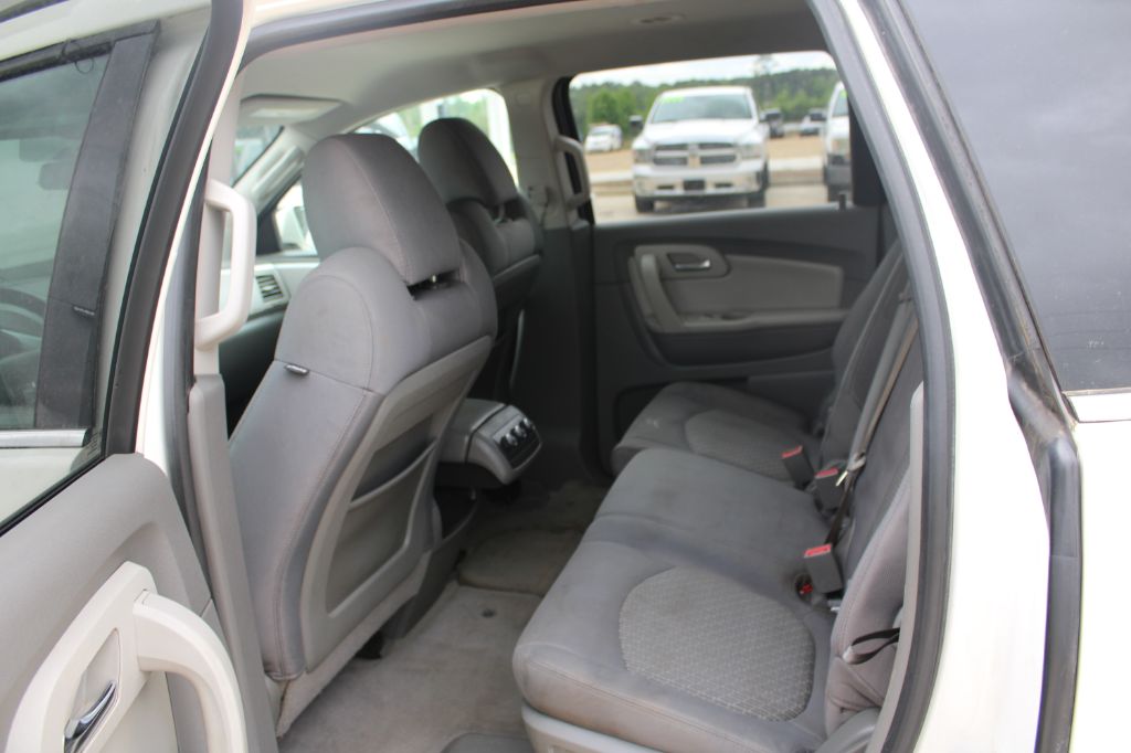 2011 Chevrolet Traverse - $8,099