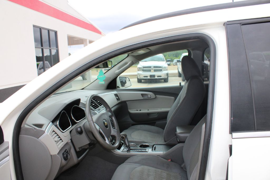 2011 Chevrolet Traverse - $8,099