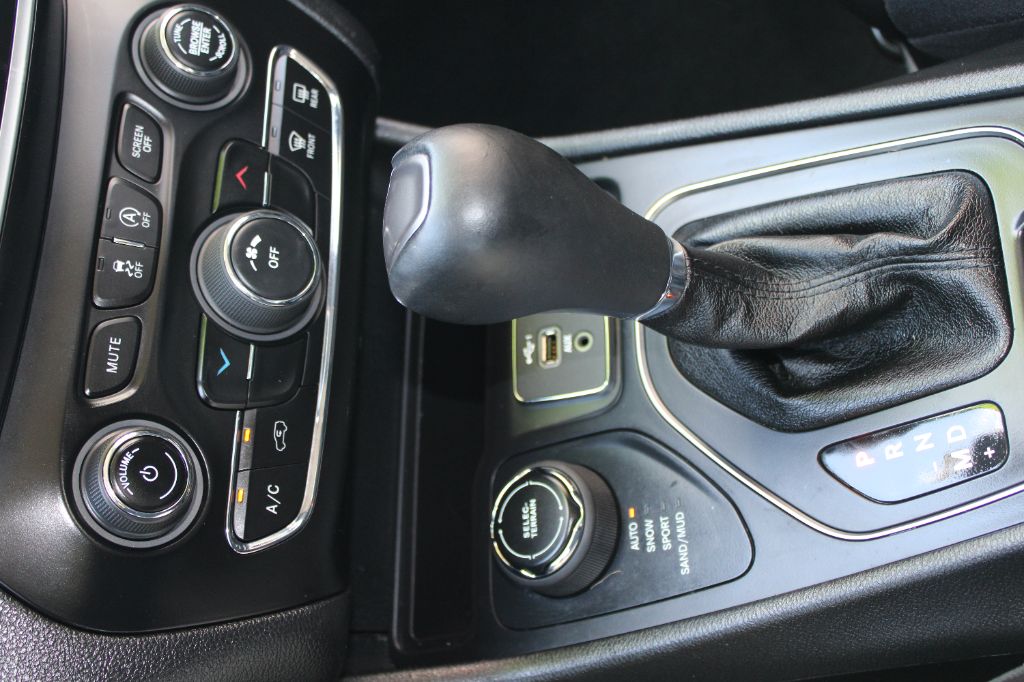2020 Jeep Cherokee - $10,799