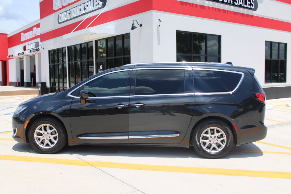 2019 Chrysler Pacifica - $14,499
