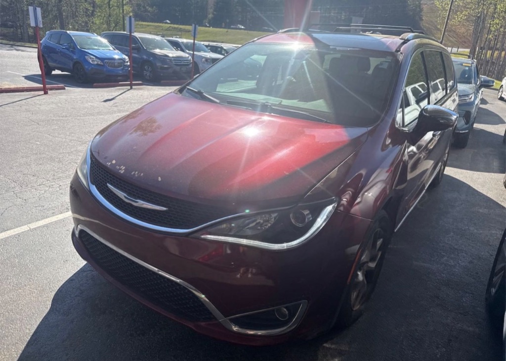 2018 Chrysler Pacifica - $8,000