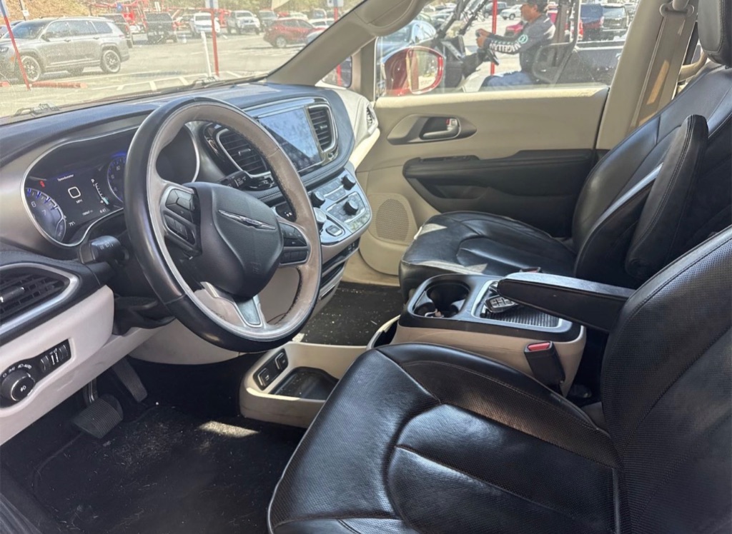 2018 Chrysler Pacifica - $8,000