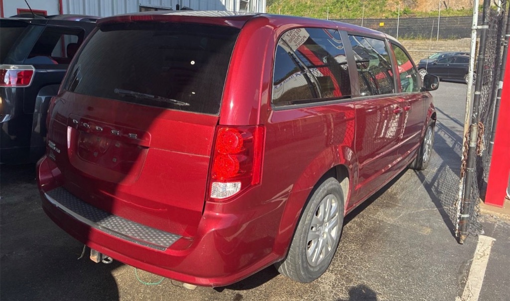 2016 Dodge Grand Caravan - $4,995