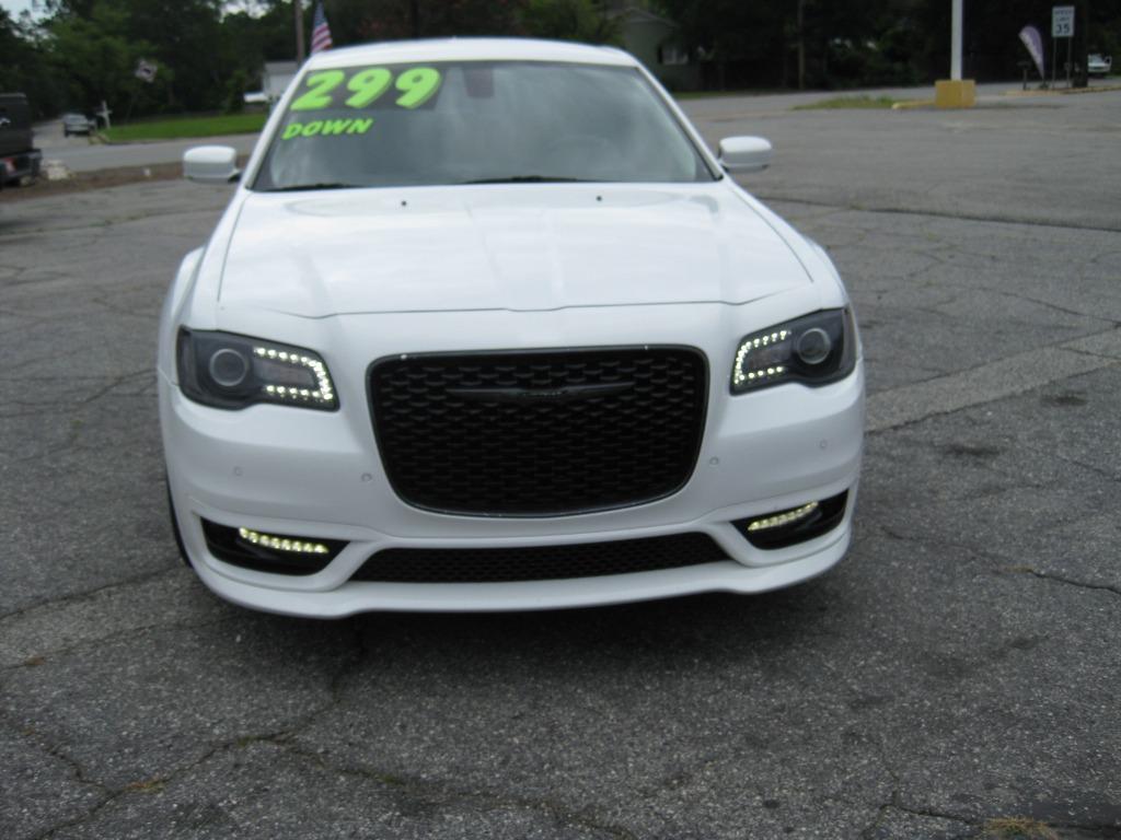 2021 Chrysler 300 - $15,900