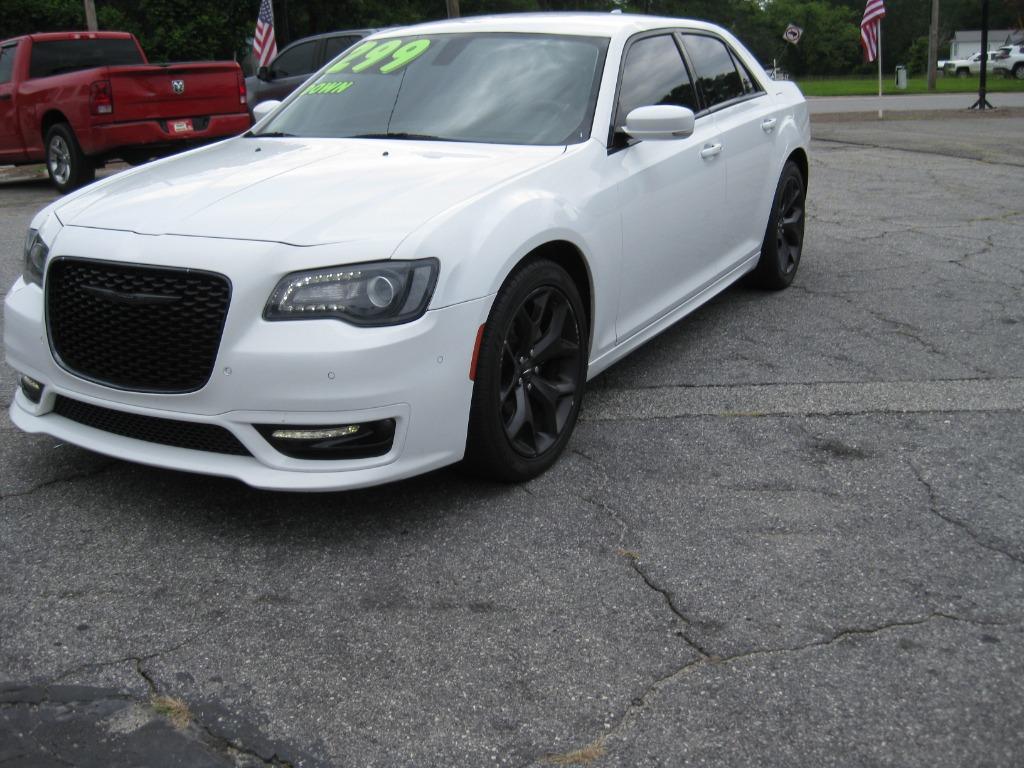 2021 Chrysler 300 - $15,900