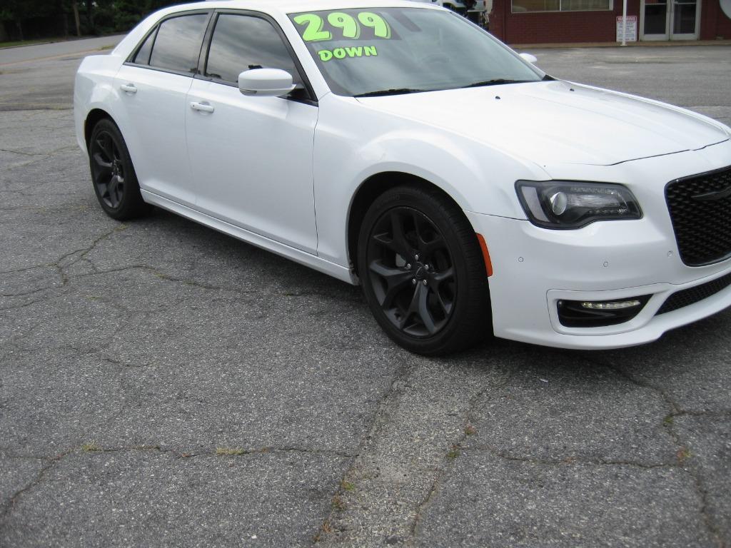 2021 Chrysler 300 - $15,900
