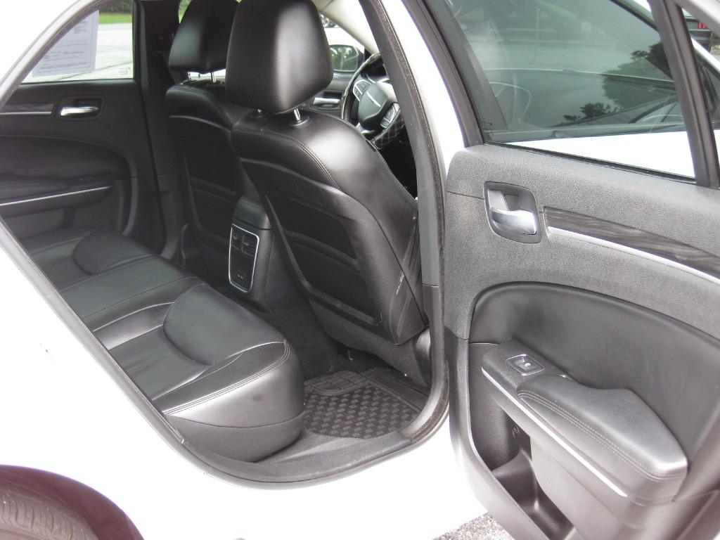 2021 Chrysler 300 - $15,900