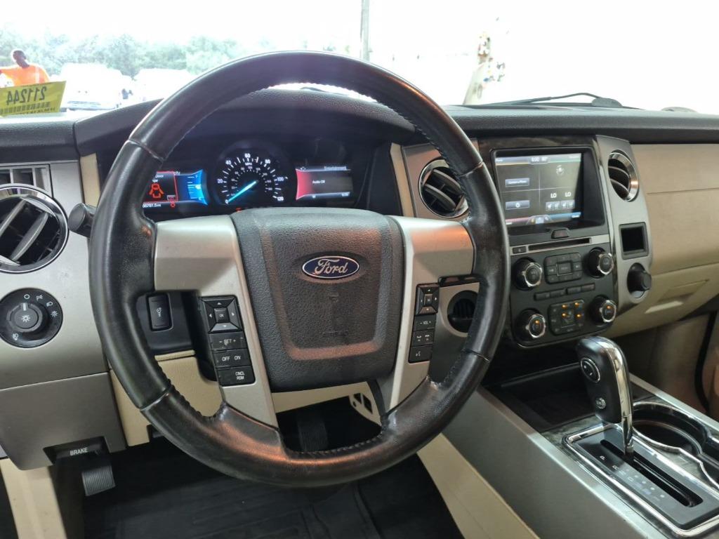 2015 Ford Expedition - $17,900
