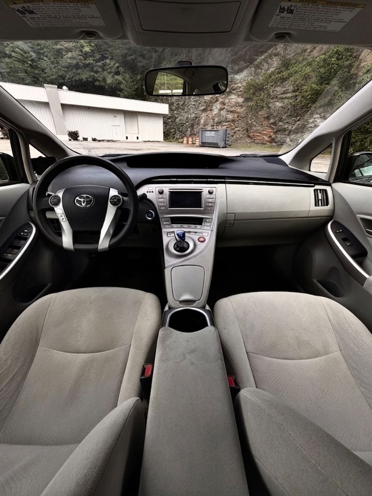 2014 Toyota Prius - $6,975