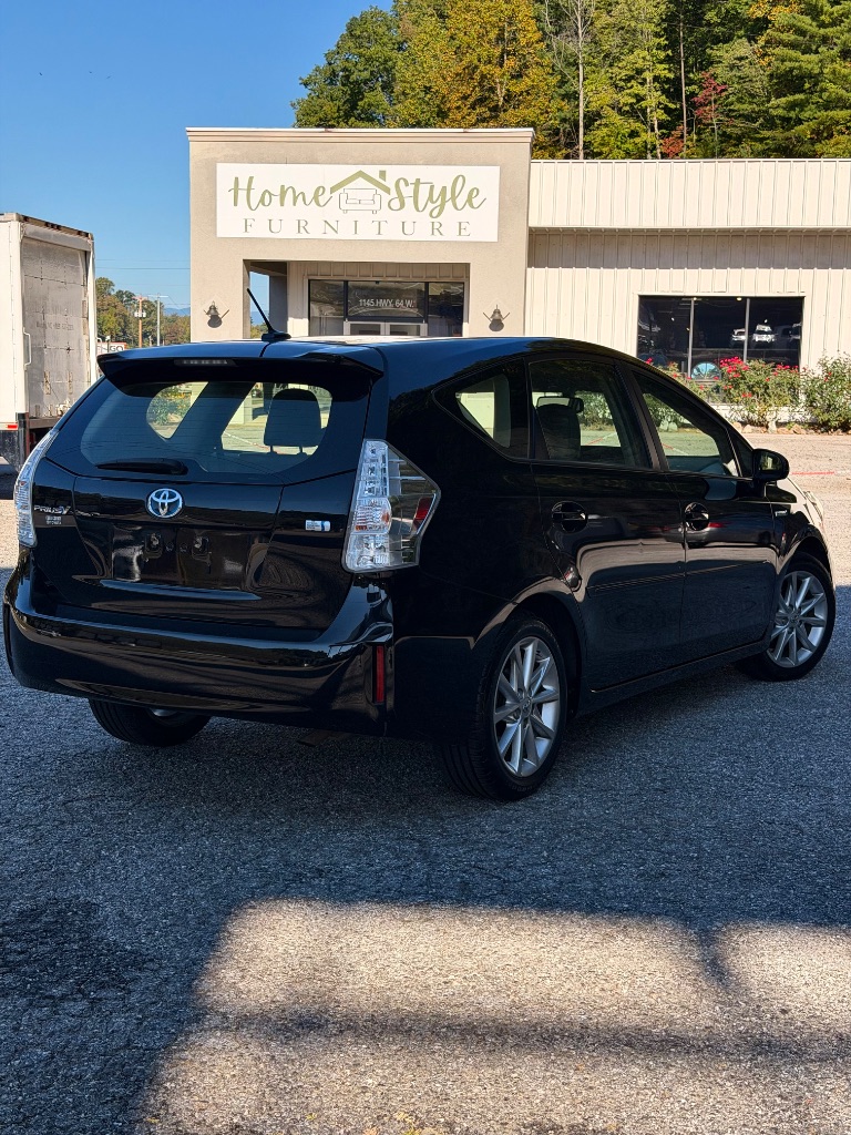 2014 Toyota Prius - $7,500