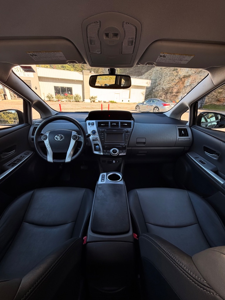 2014 Toyota Prius - $7,500