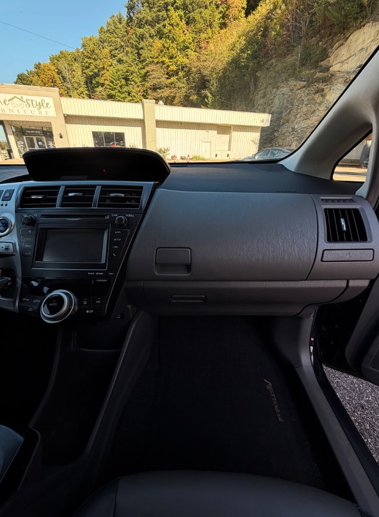 2014 Toyota Prius - $7,500