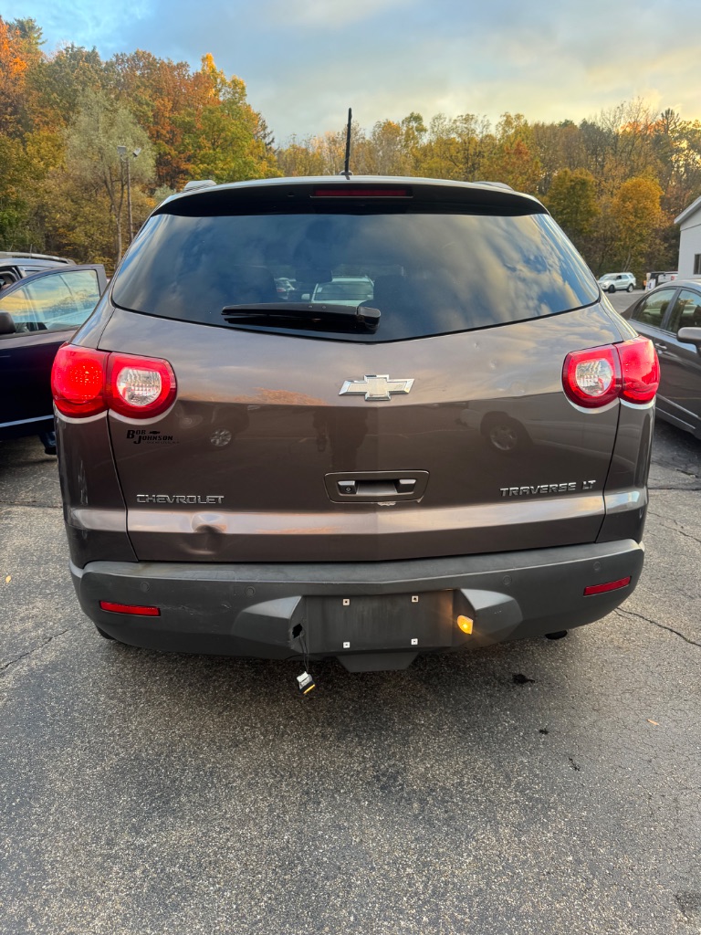2009 Chevrolet Traverse - $3,500
