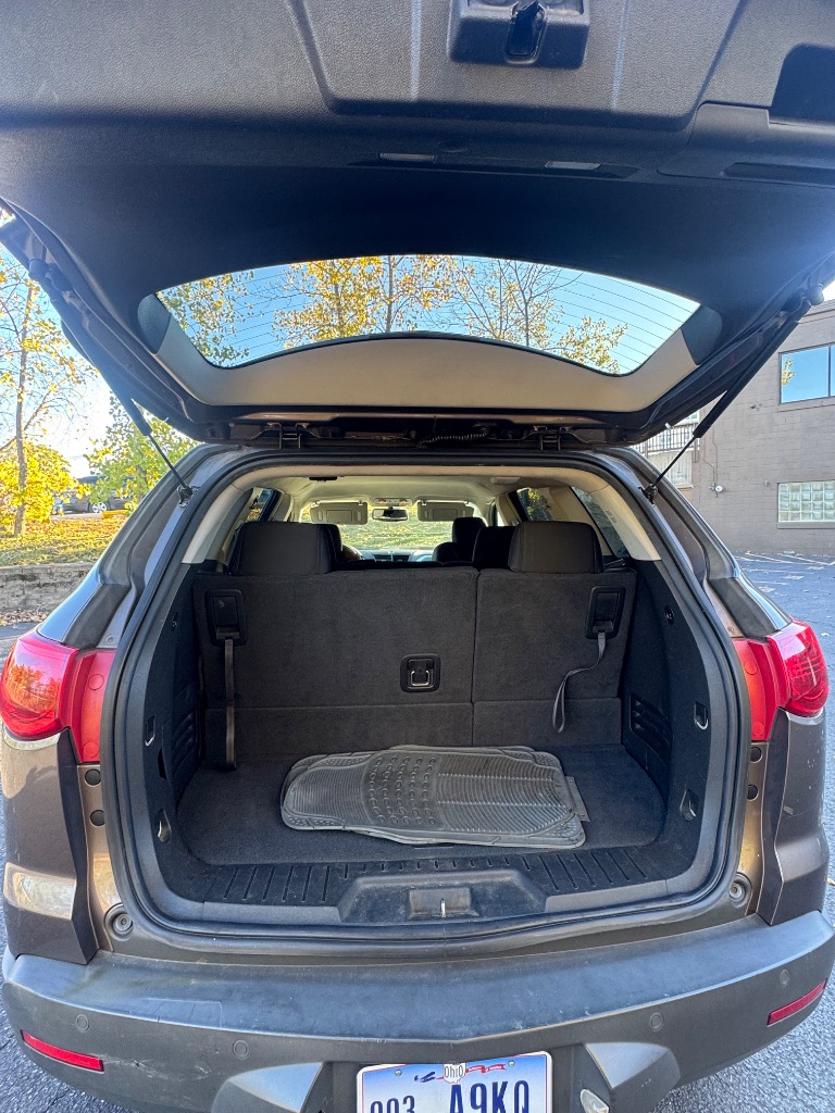 2009 Chevrolet Traverse - $3,500