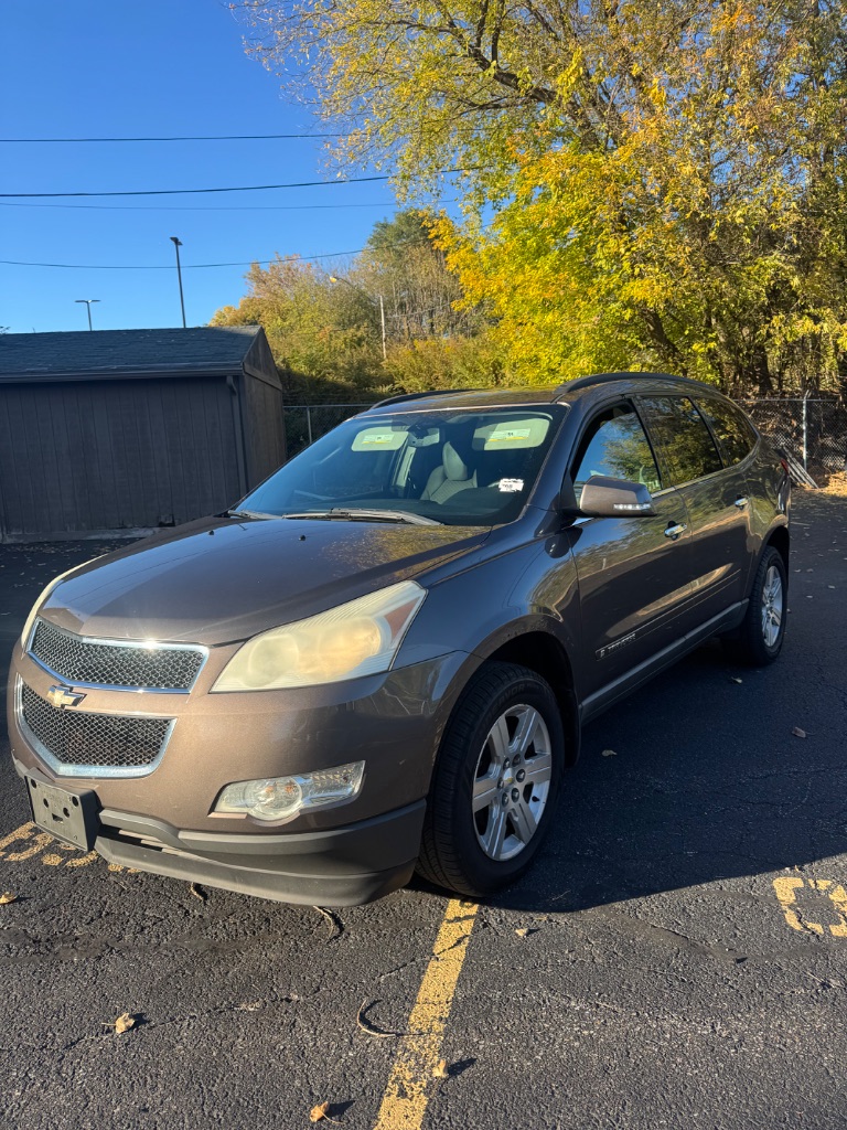 2009 Chevrolet Traverse - $3,500