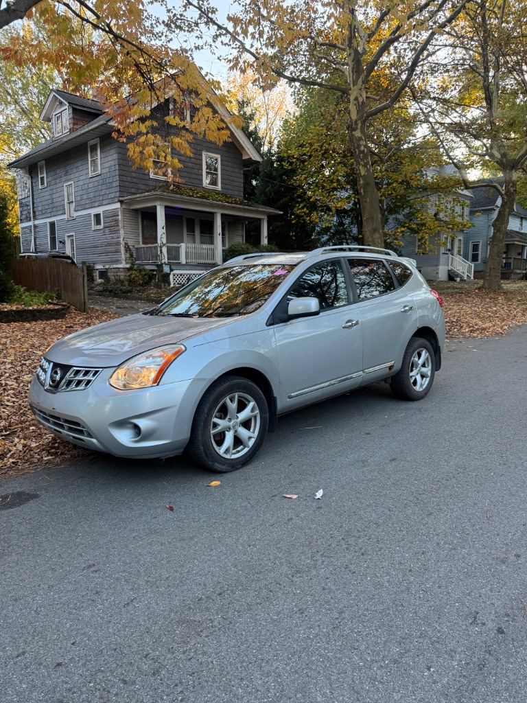 2011 Nissan Rogue - $3,000